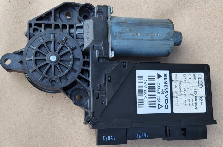 motorek PODNOSNIKA okna Z dveře pravý záď AUDI A4 B6 B7 8E1959802E ORYG.