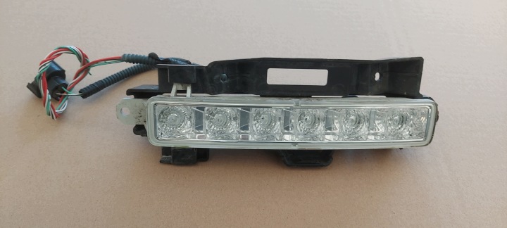 LED DRL Droite +Châssis PEUGEOT 108 14-22 9677409380 8143A-0H040