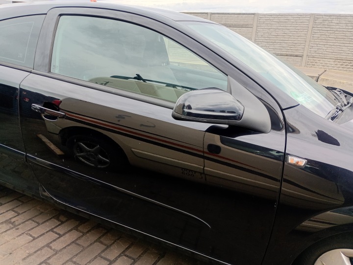 Tür rechts vorne vorne Opel Astra H GTC FL 05-10 kod lakieru Z20R
