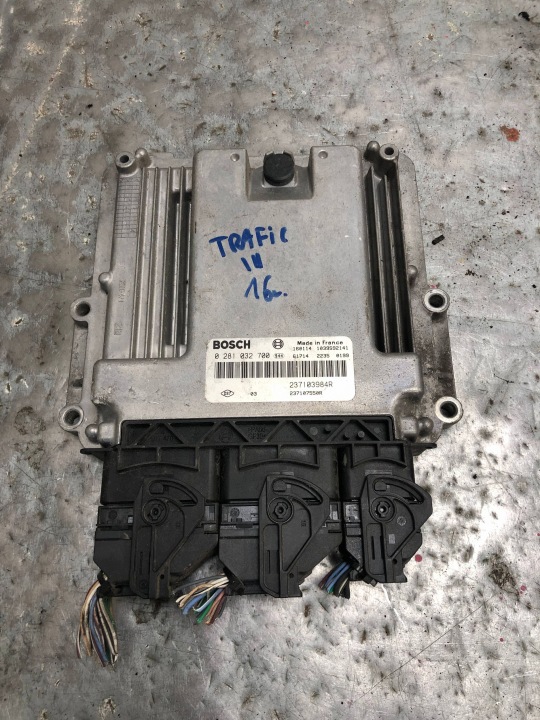 Computer DES MOTORS RENAULT TRAFIC III 237103984R