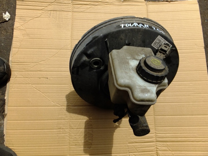 szervo fékrásegítö vw touran I 2,0 b 2008r 1T1614105S