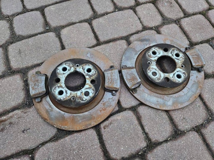 Disque Disques Arrière Arrière komplet + Plaquettes frein Opel Corsa E