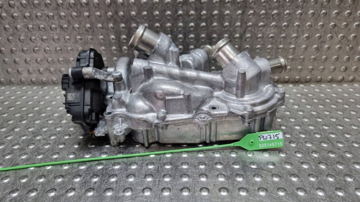 Pompa ausiliaria acqua motore regolatore 05E121117K OCTAVIA IV LEON IV A3 8Y Q3 83A 1.5TSI