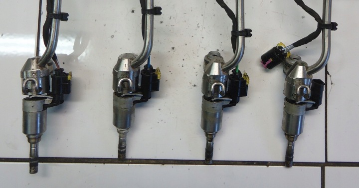 MG HS EHS 1.5 TGI 2020 15E4E injecteur 0261500712
