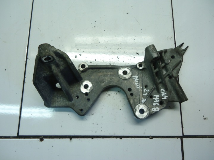 VW AUDI A4 B8 A5 8T 2.7 TDI V6 CAM holder of injection pump 059130147N