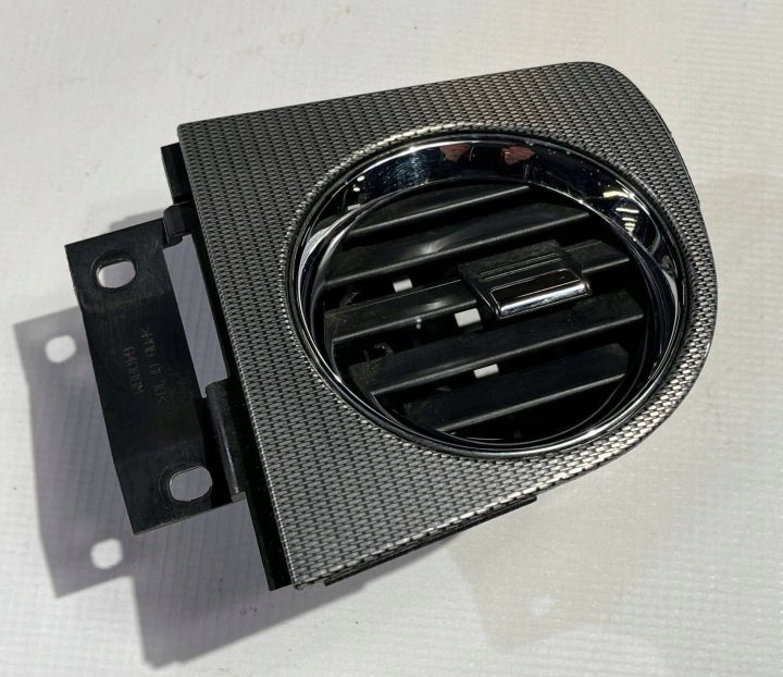 rešetka rešetka ventilacije bočno armature desna Ford Mustang V Premium plus 2010-2016