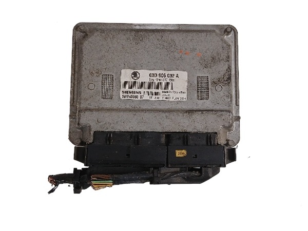 SKODA FABIA a SEAT IBIZA III VW POLO 9N 1.2 riadiaca jednotka motora 03D906032A