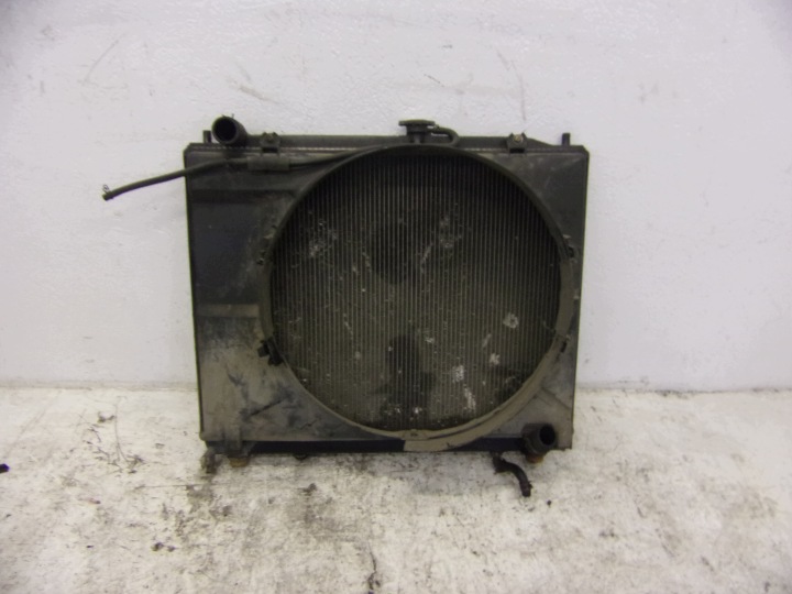 Radiatore motore usato MITSUBISHI PAJERO 3 3.2