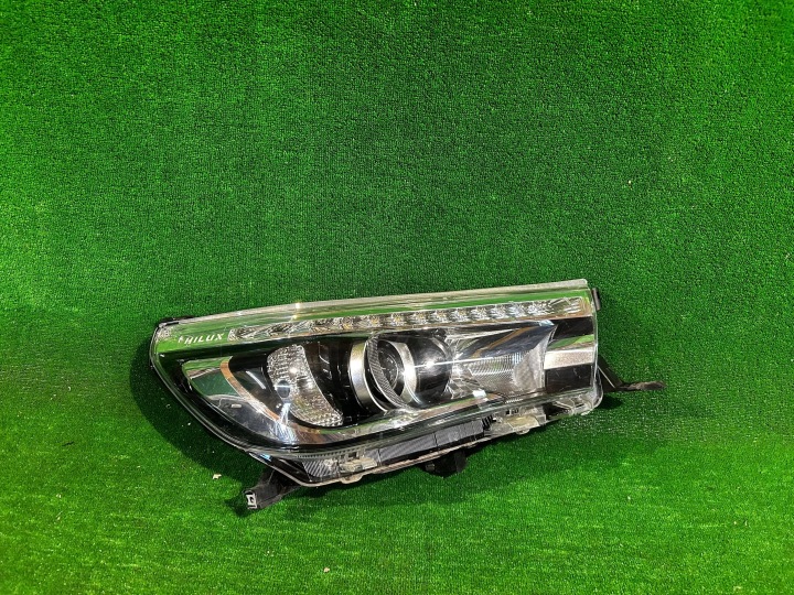 REFLEKTOR rechts TOYOTA HILUX VIII FULL LED NR.R