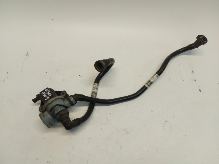 BMW G30 530E Nockenwellenversteller des Kraftstoffsbehälters 7441833