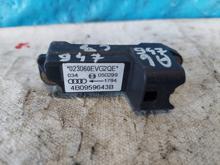 A6 C5 4B0959643B snímač nárazu BOCZNEGO