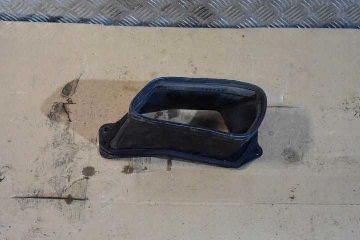 IDEALNY intake drain air left PORSCHE 982 718 1