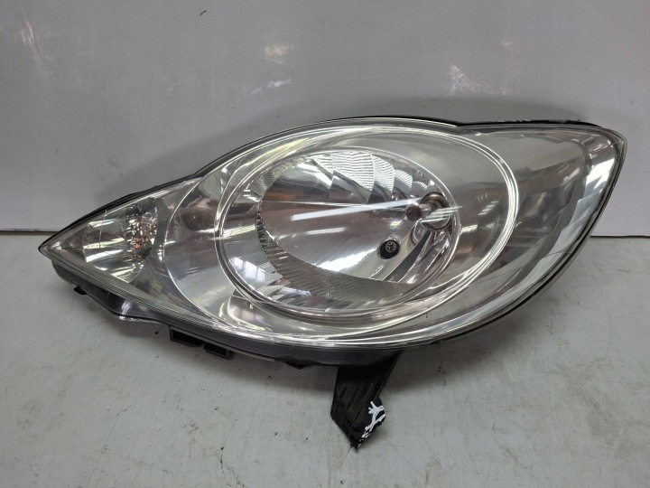 Feux phare Avant Gauche 81150-OH030 PEUGEOT 107 2005