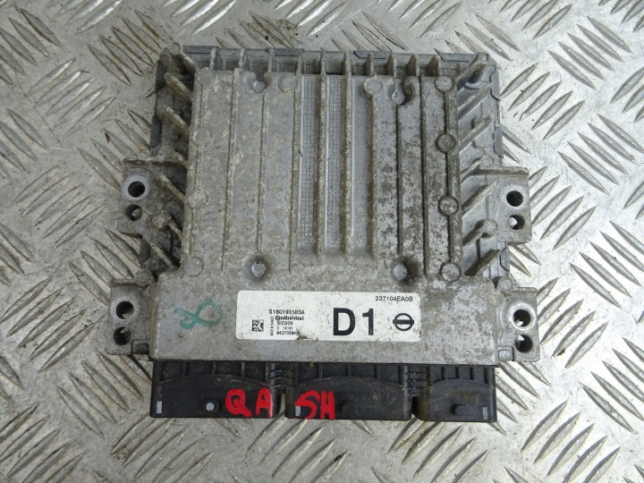 NISSAN QASHQAI II J11 computer of the engine 1.5 DCI 237104EA0B