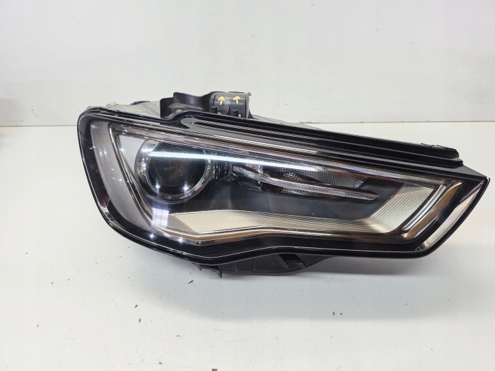 REFLEKTOR rechts vorne BI XENON LED Kurvenlicht AUDI A3 8V 8V0941754A 44/25