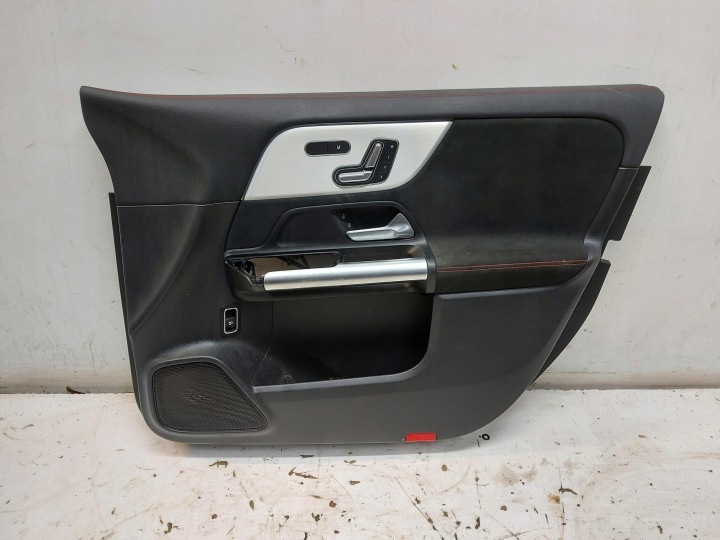 Mercedes EQA 250+ W243 kárpit oldal ajtó jobb eleje
