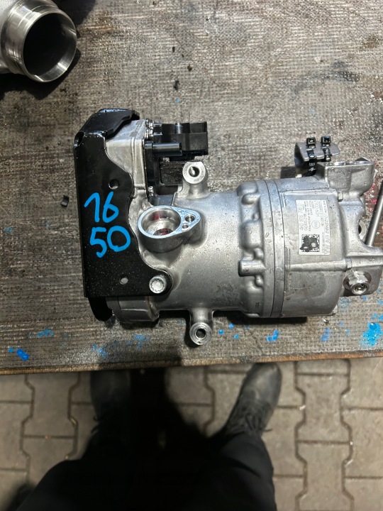 1650. Compresseur Climatisateur air conditionné AUDI 4K0816798D