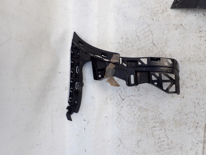 MERCEDES GLC W253 15-> stoßstangenführung rechts heck hinten A2538858402