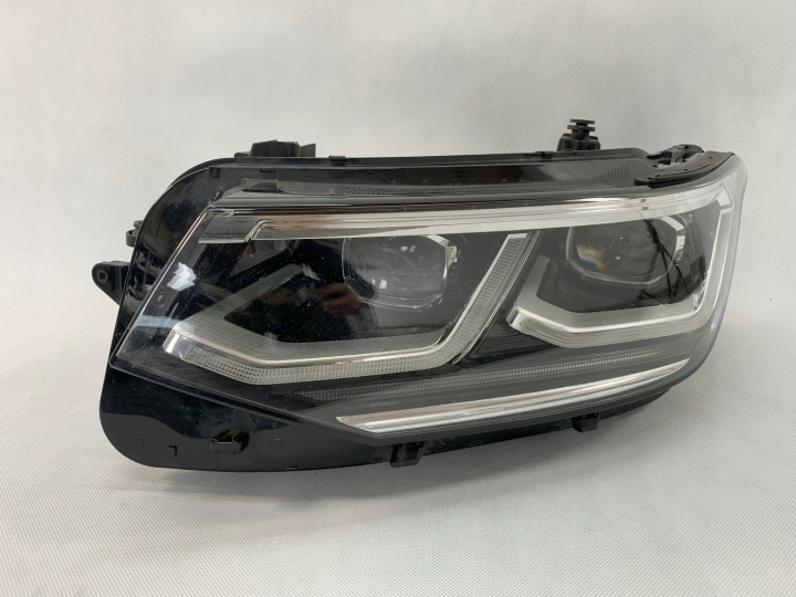 Reflektor far prednja lijeva Volkswagen VW Tiguan FL 21r 5NB941081G 09.25