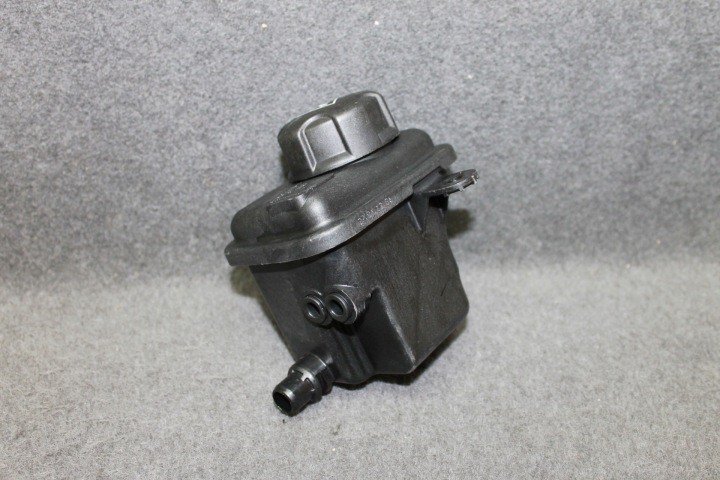 BMW F10 F06 F12 F90 F92 F93 M5 M6 M8 S63 Ausdehnungsbehälter 2284280