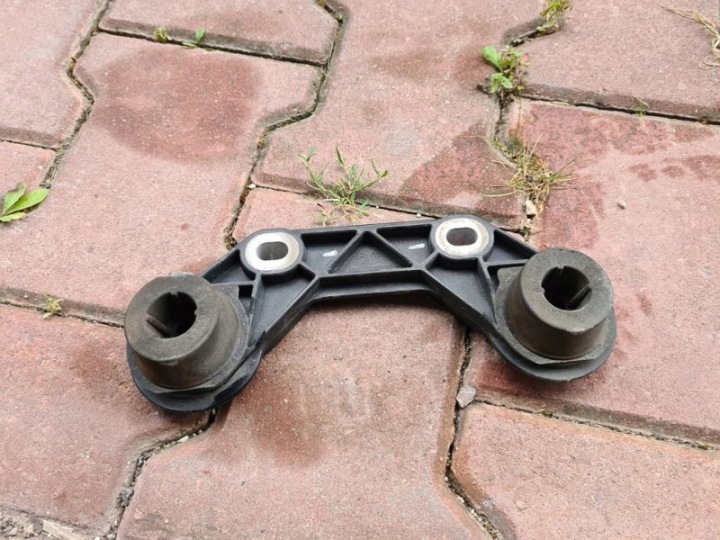 holder of an exhaust rear part rear bracket Opel Insignia B 23156335
