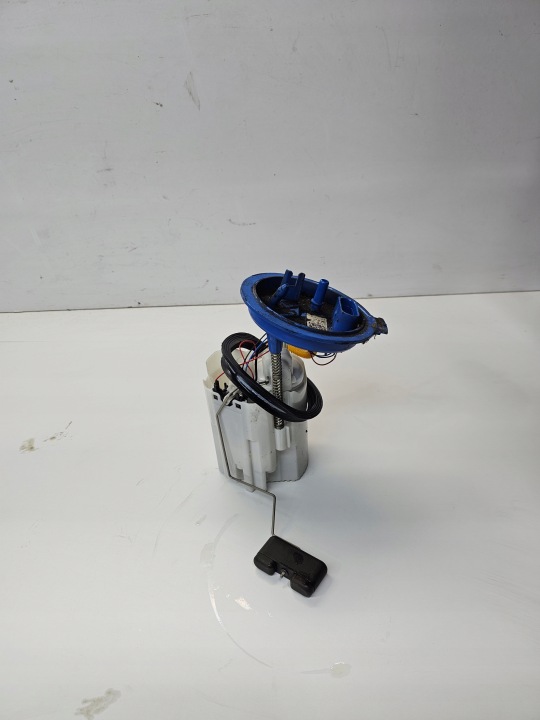 Kraftstoffpumpe Förderpumpe AUDI Q3 F3 A3 8V 1.4 TFSI 5Q0919051M