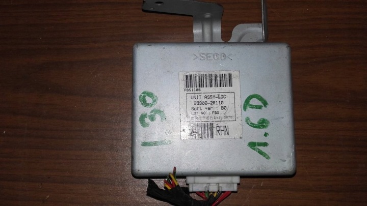 HYUNDAI I30 and 95300-2R110 ASSY module control unit 2007