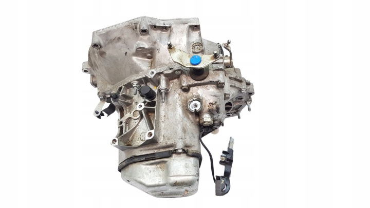 mjenjač getriba ručna 20A704 1.2 VTI Peugeot 208 Citroen C3 3