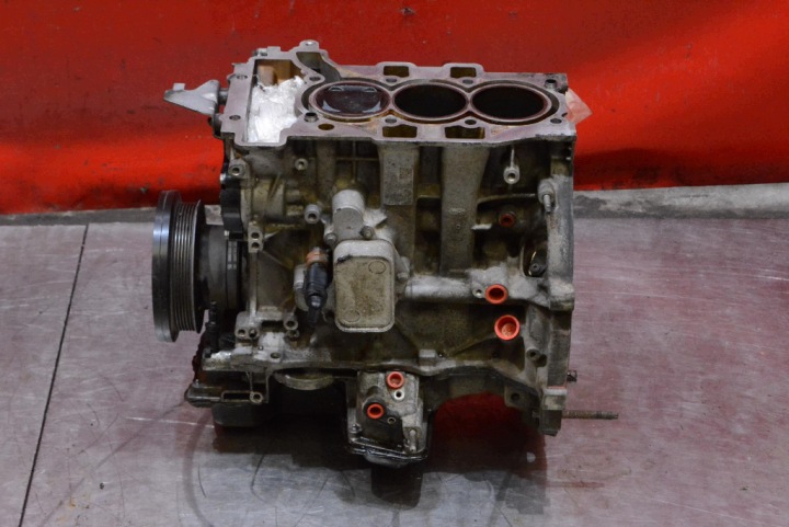BLOK DOL of the engine crank HN01 CITROEN C3 3 III 1.2 PURETECH 110 KM 16-20