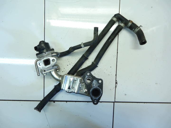 TOYOTA YARIS P21 1.5 12V EGR valve CHLODNICZKA25680-15010 F3010 15350