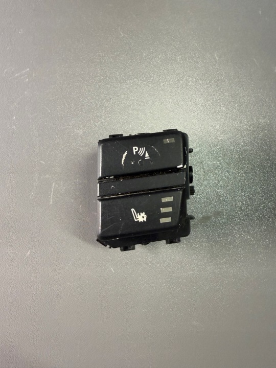 PANEL tlačítko PDC GRZANIA sedačka BMW E60 E61 9159077