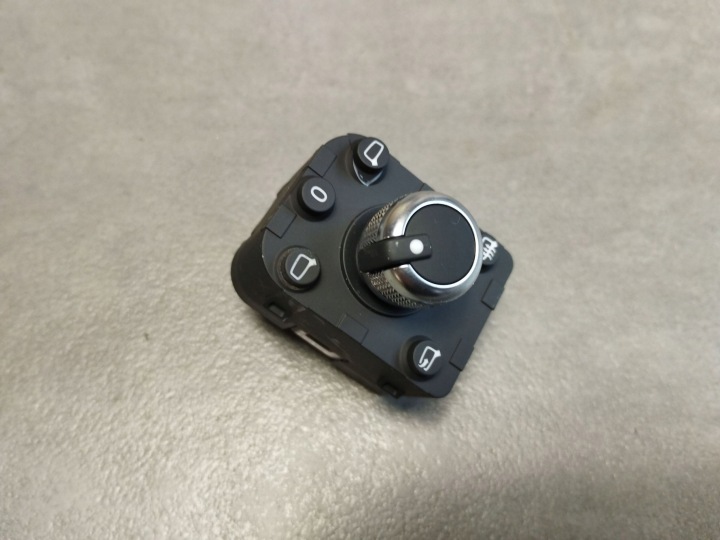 Audi Q3 F3 prekidač retrovizora 4M0959565T