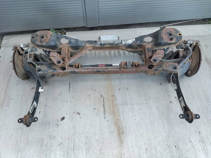 kompletní zavěšení výztuha nápravnice záď VOLVO S40 II