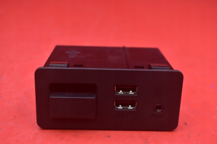 PORT adapter USB AUX N243-669U0 MAZDA MX5 MX-5 4 IV ND 15-21