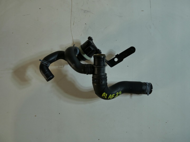 VW AUDI SEAT SKODA tubo tubo flessibile d’acqua 5N0965561A