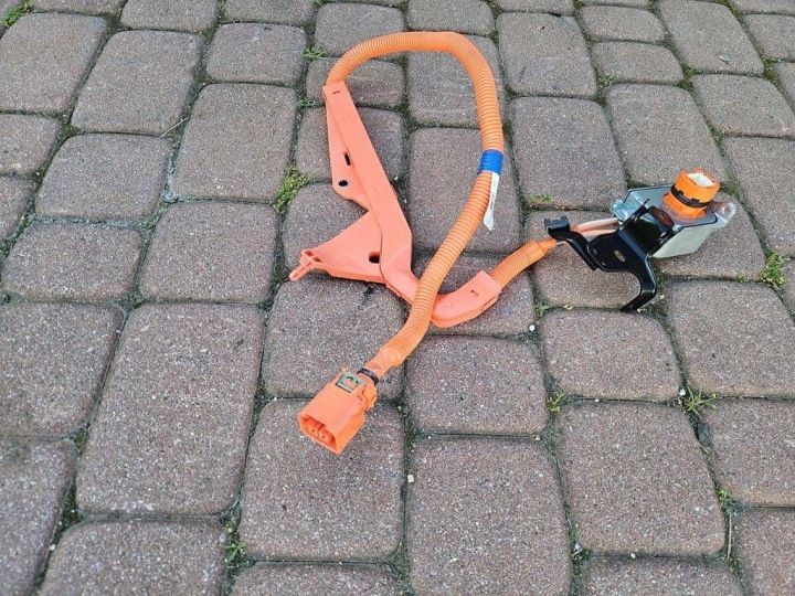 Câblage Câblage Baterii kabel 2.5 HYBR Toyota Camry VIII XV70 821H2-33020