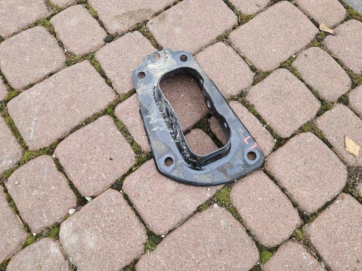 Poignée Support plaque Console de la suspension Arrière Arrière l Toyota Corolla E210 E21