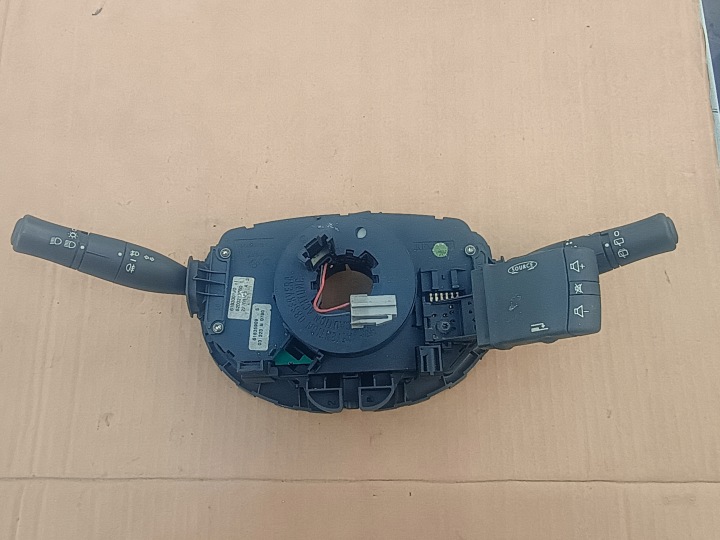 páčky pod volant a ovládanie 8200213760 RENAULT MEGANE II