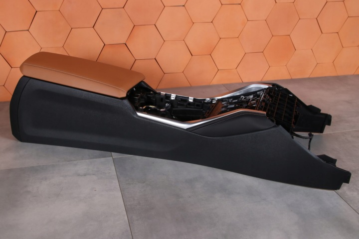 BMW G20 G21 G22 G23 G26 TUNEL media bracciolo VERNASCA COGNAC 18 km!!