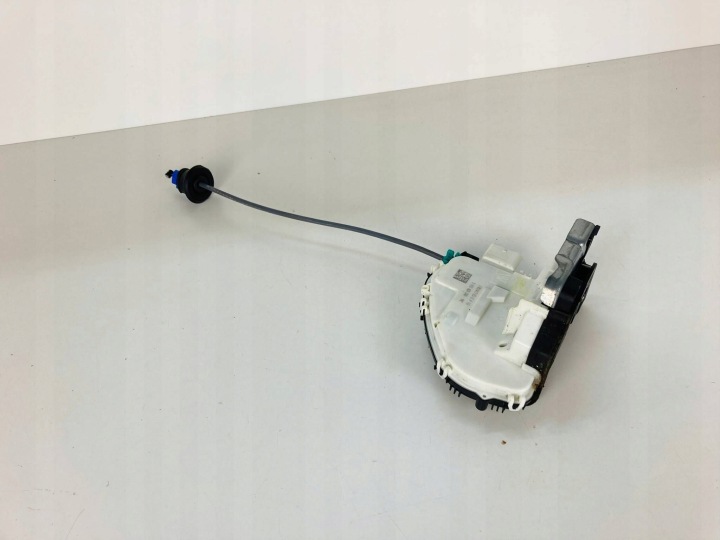 AUDI A5 F5 8W lock door right rear part rear 8X0839016G