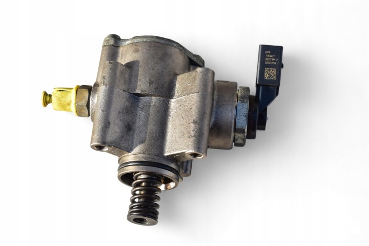 Pompe alimentation carburant VW PASSAT B6 AUDI A3 8P SKODA OCTAVIA II 1.6 FSI 03C127025R