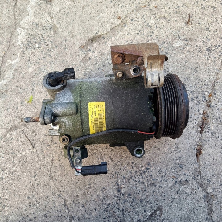 Ford Fiesta MK7 LIFT 2014 compressor; / compressor of the air conditioning A/C