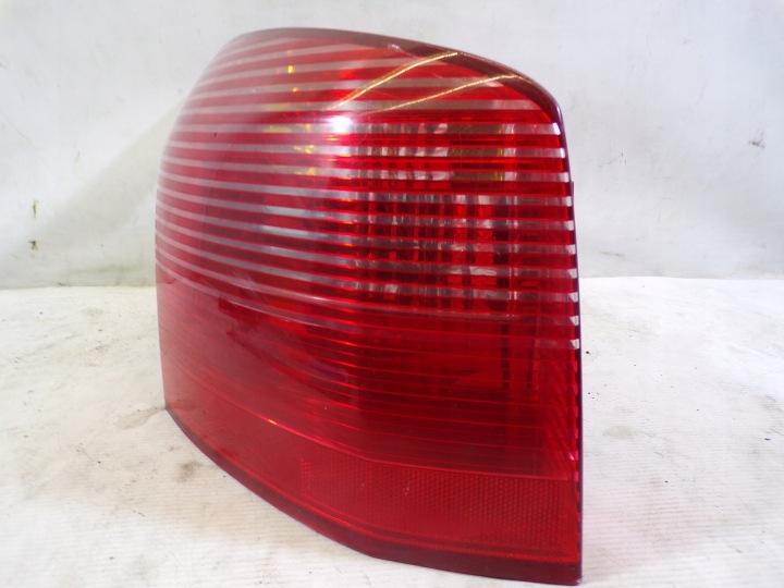 Licht hinten heck links PEUGEOT 407 KOMBI (K) (1)