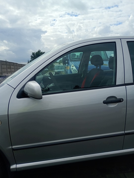 portière sinistre avant avant Skoda Fabia et 1 99-07 code lakieru 9102