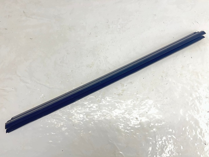 Mercedes C W205 KOMBI moulding dust door left front