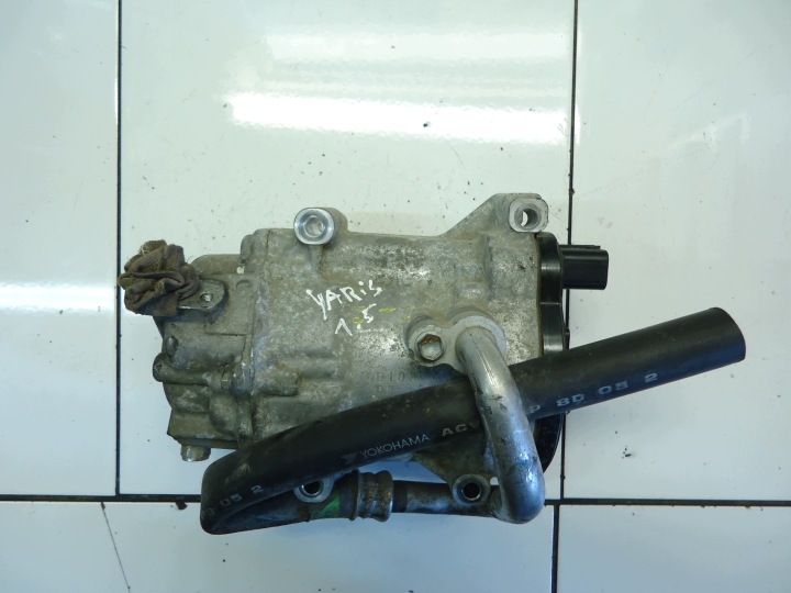TOYOTA YARIS P21 1.5 12V Compresseur Climatisateur air conditionné 042400-0740