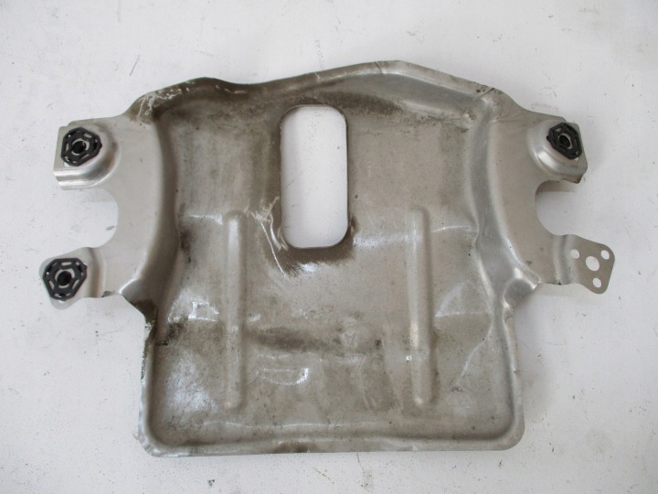 cover chassis VW 5QF 5QF825336