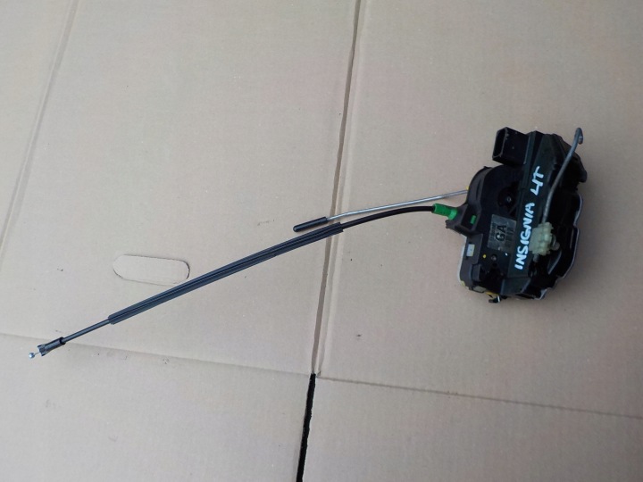 lock left rear part opel insignia a 13503807 GA