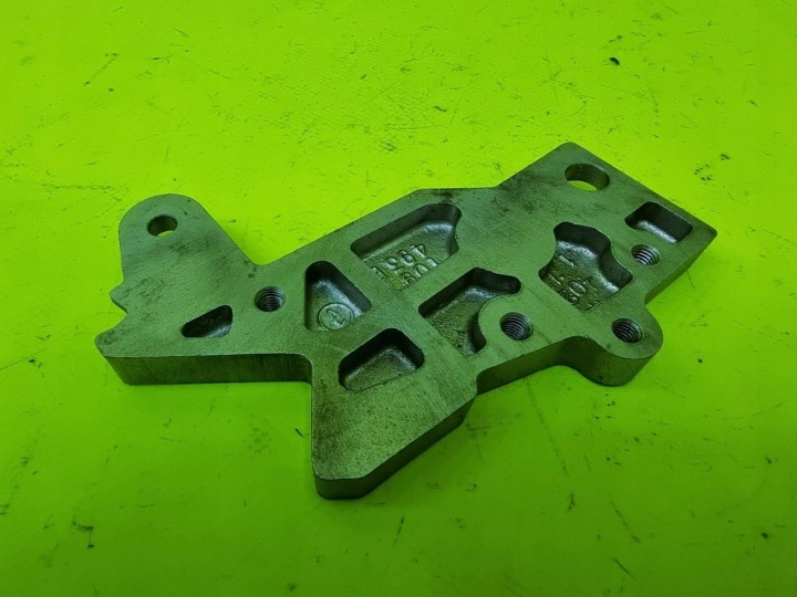 BASIS VAN AUDI A4 B6 B7 A6 C5 2,0 FSI AWA 06D109493B 6