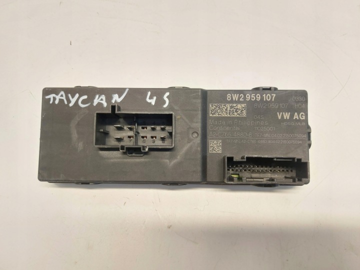 Porsche Taycan 4S 9J1 2021r upravljačka kompjuter računalo zadnja hauba
